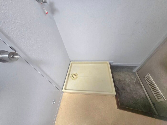 物件内観写真15　(洗濯機置場)