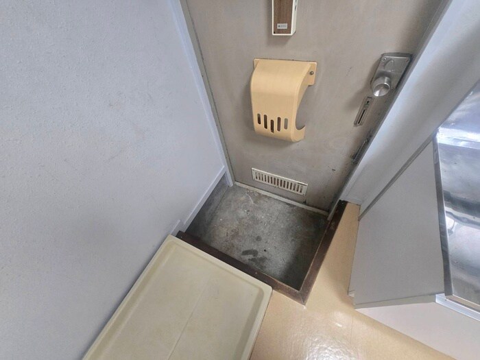 物件内観写真16　(玄関)