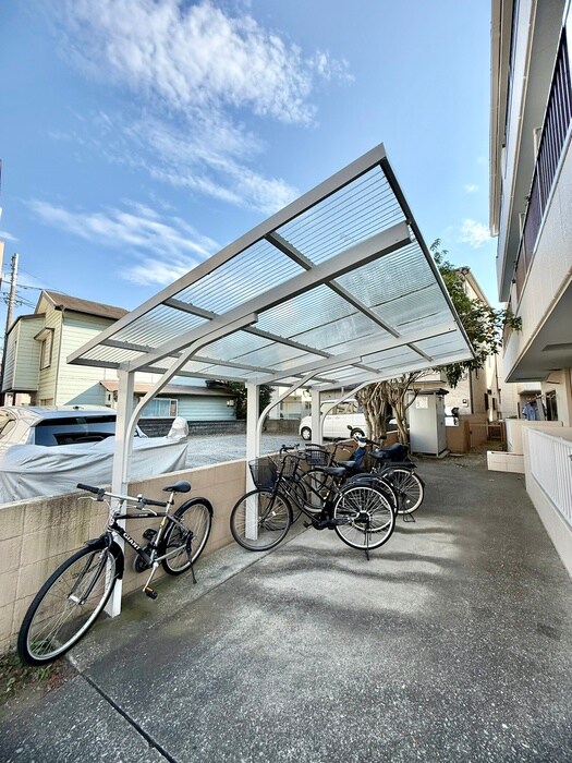 物件外観写真4　(駐輪場)