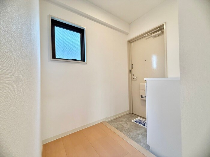 物件内観写真19　(玄関)