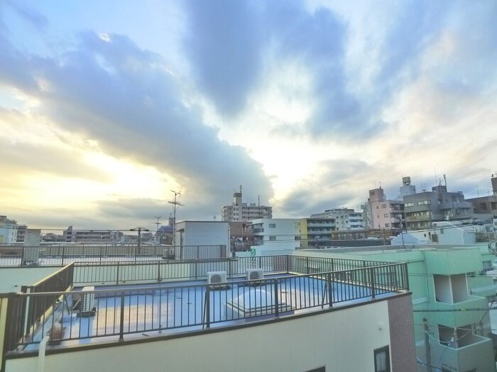 物件内観写真18　(室内からの展望)