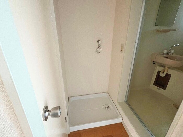 物件内観写真15　(洗濯機置場)