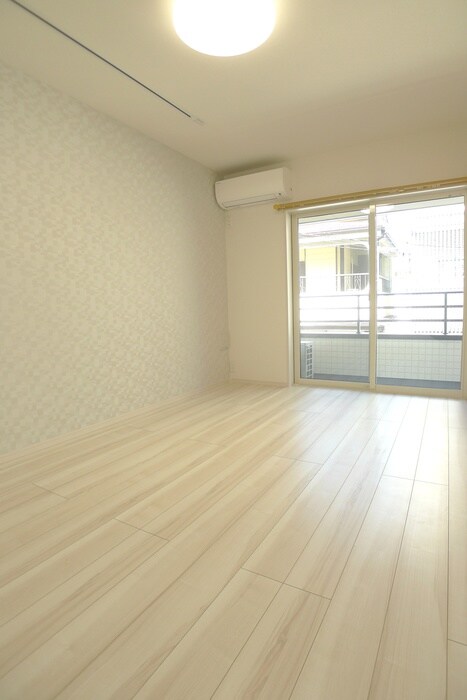 物件内観写真15　(室内からの展望)