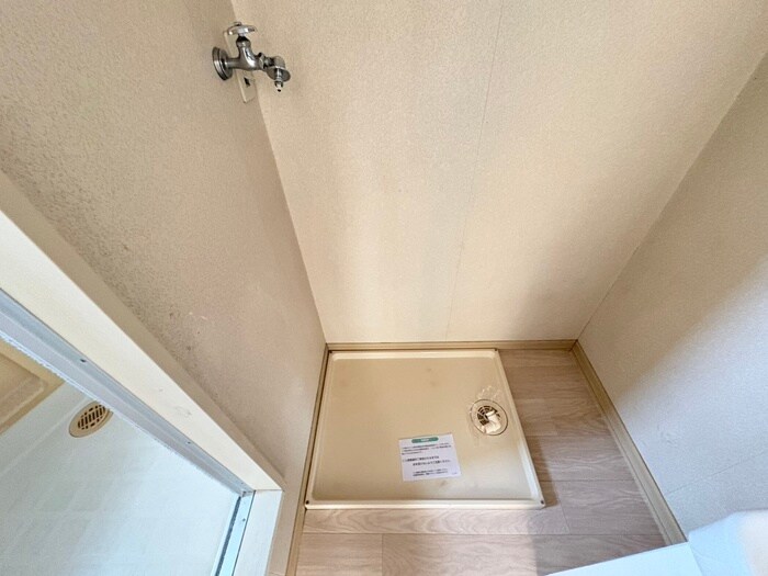 物件内観写真14　(洗濯機置場)