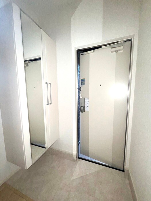 物件内観写真13　(玄関)