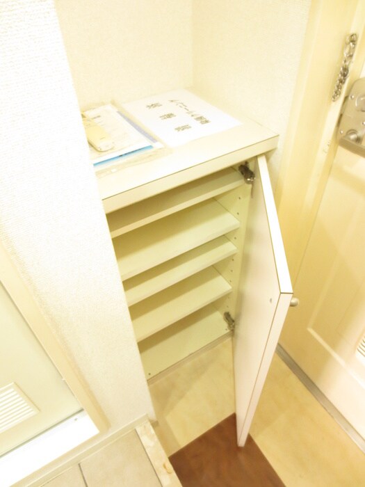 物件内観写真15　(靴箱)