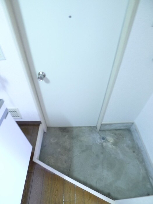 物件内観写真10　(玄関)