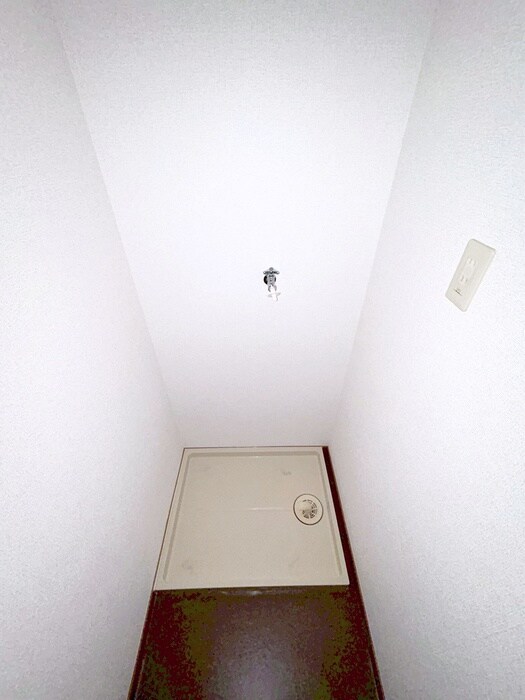 物件内観写真12　(洗濯機置場)