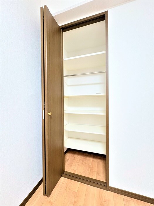 物件内観写真11　(収納)