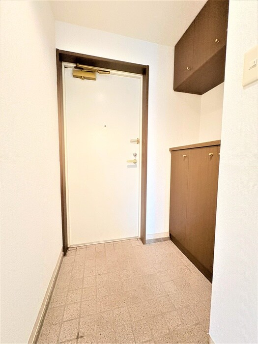 物件内観写真17　(玄関)