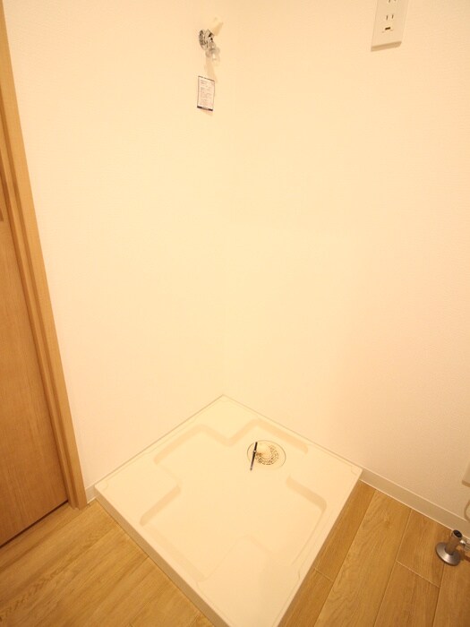 物件内観写真11　(洗濯機置場)