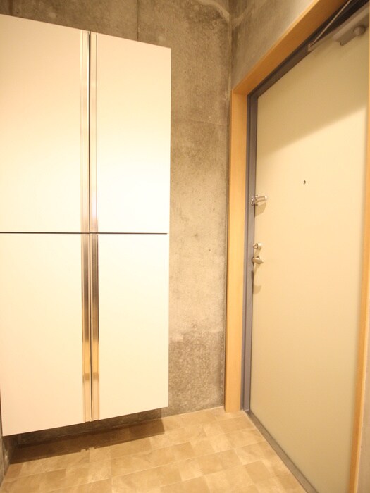 物件内観写真12　(玄関)