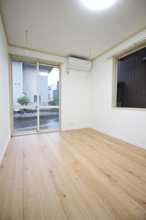 物件内観写真4　(居室)