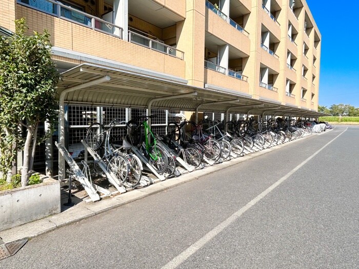 物件外観写真5　(駐輪場)