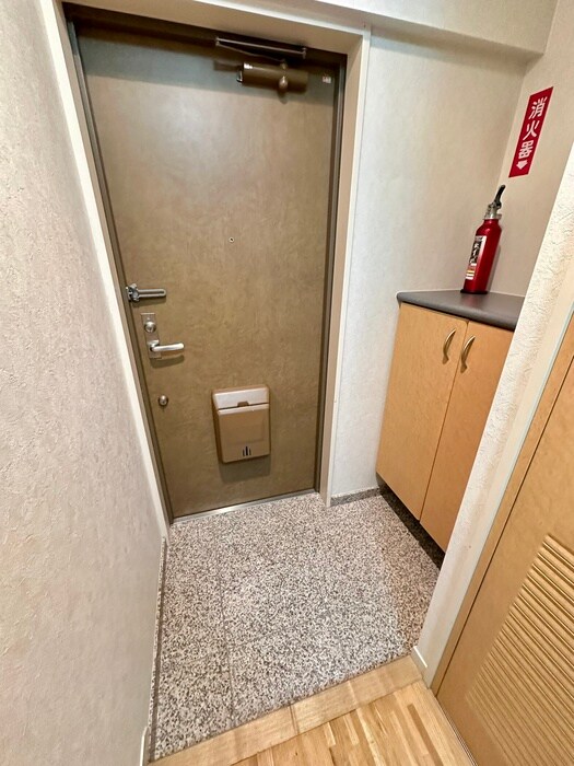 物件内観写真17　(玄関)