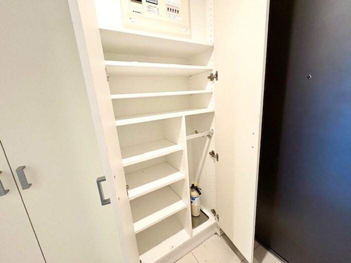 物件内観写真18　(靴箱)