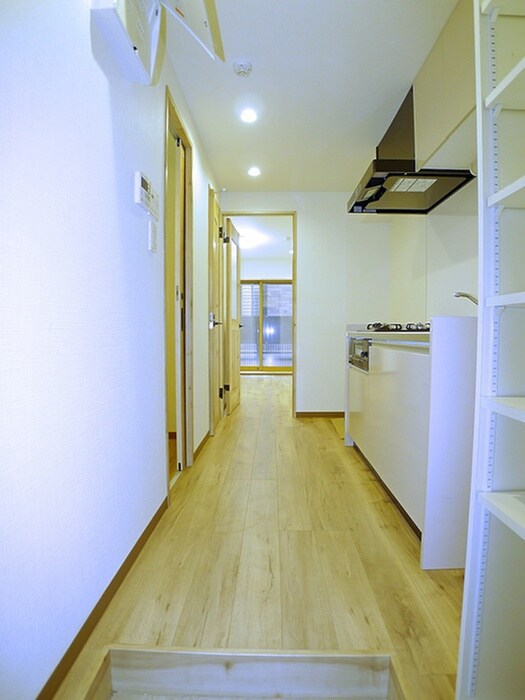 物件内観写真7　(玄関)