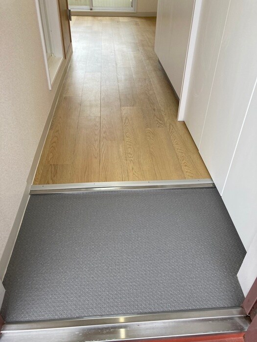 物件内観写真11　(玄関)