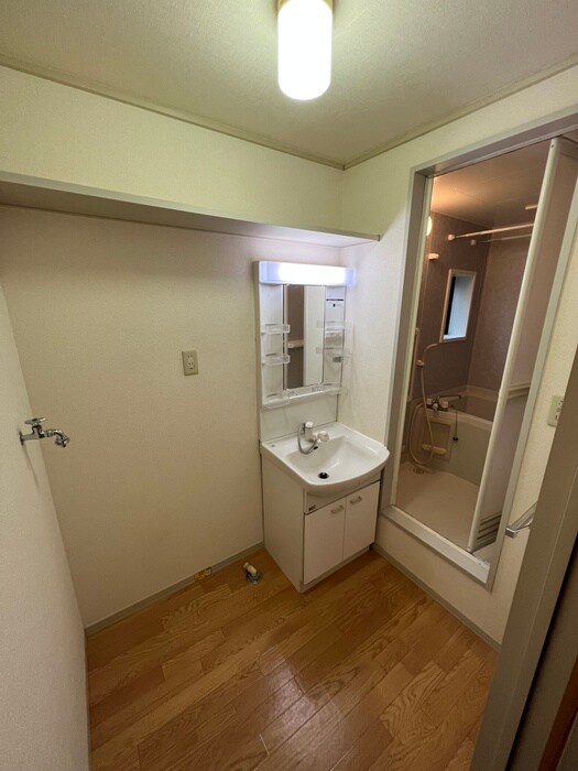 物件内観写真5　(洗面)