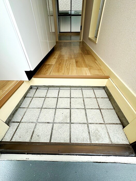 物件内観写真15　(玄関)