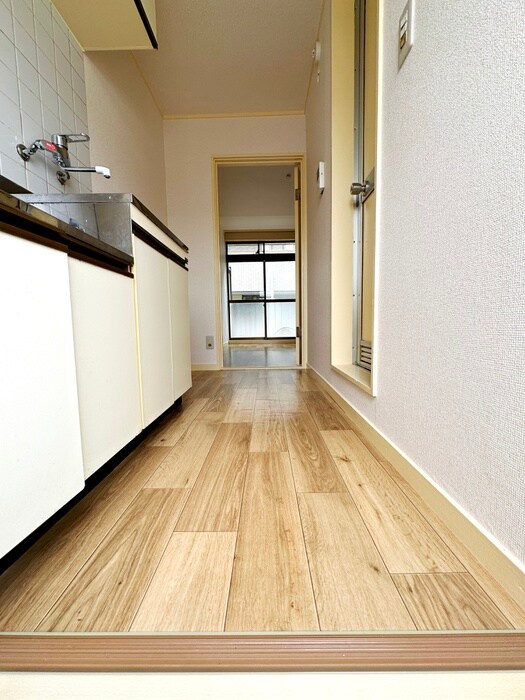 物件内観写真21　(廊下)