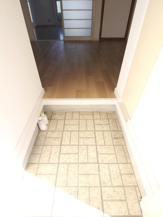 物件内観写真14　(玄関)