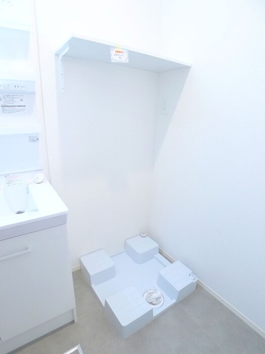 物件内観写真18　(洗濯機置場)