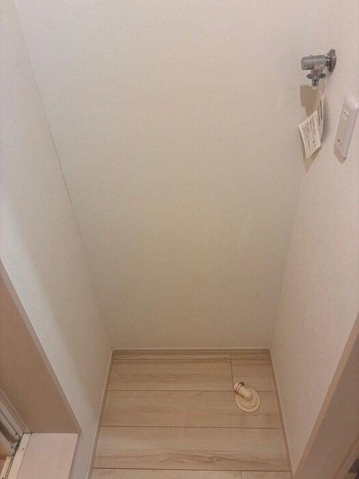 物件内観写真13　(洗濯機置場)