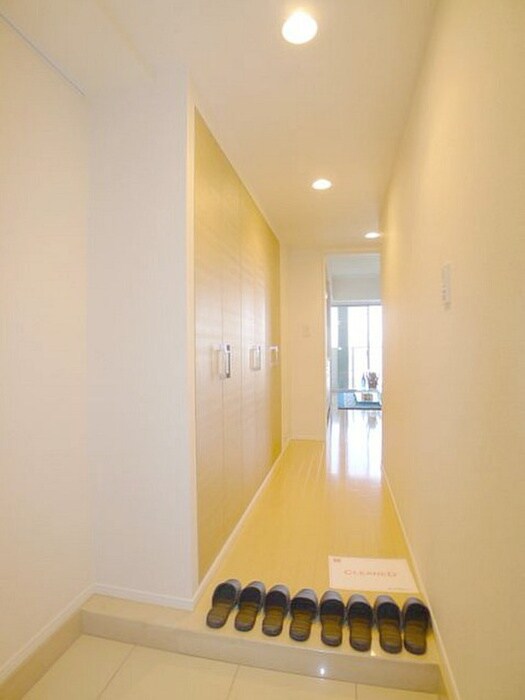 物件内観写真7　(玄関)