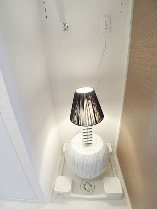 物件内観写真17　(洗濯機置場)