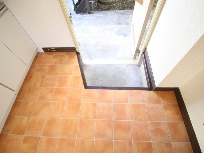 物件内観写真14　(玄関)