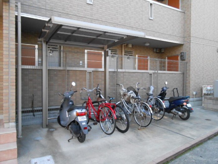 物件外観写真6　(駐輪場)