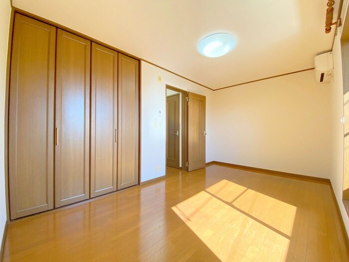 物件内観写真4　(居室)