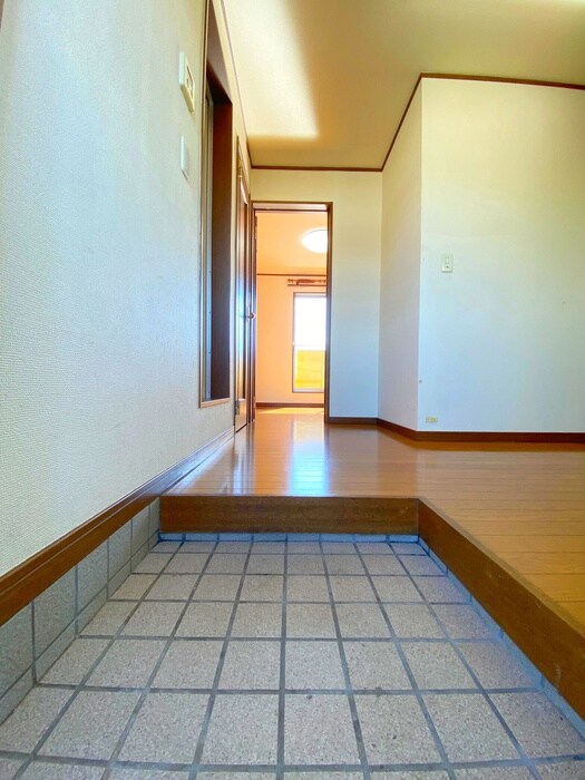 物件内観写真8　(玄関)