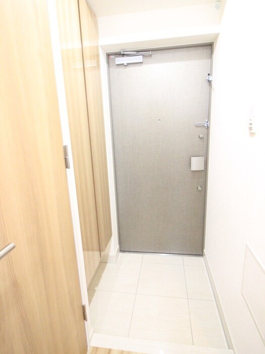 物件内観写真10　(玄関)