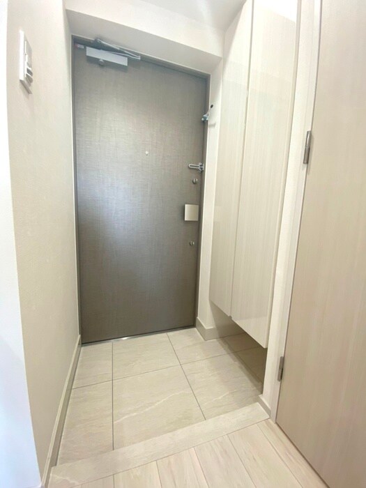 物件内観写真13　(玄関)