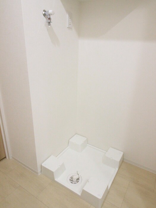 物件内観写真15　(洗濯機置場)