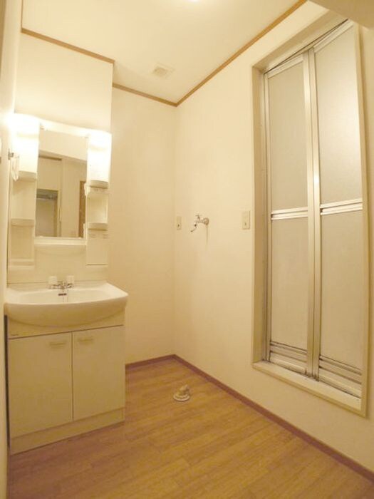 物件内観写真13　(洗濯機置場)