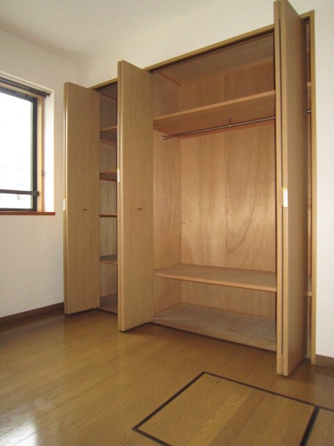 物件内観写真15　(収納)