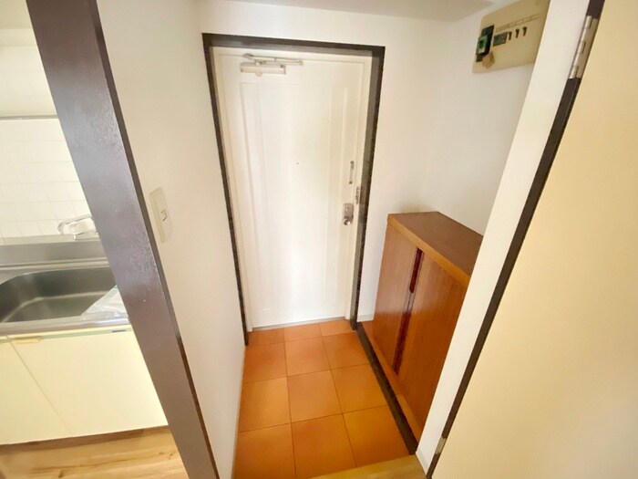 物件内観写真13　(玄関)