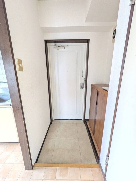 物件内観写真19　(玄関)