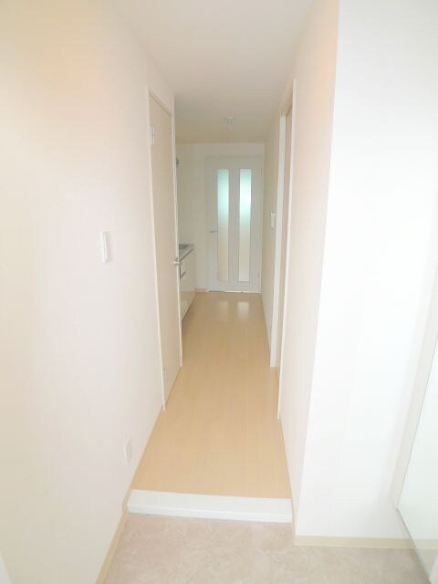 物件内観写真7　(玄関)