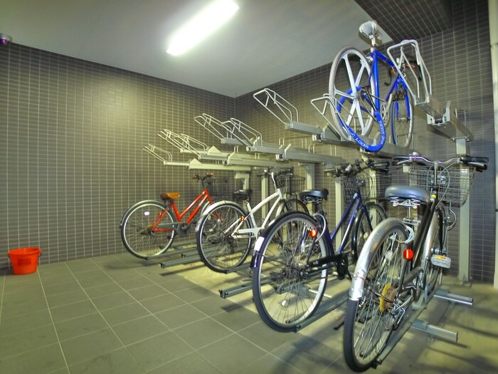 物件外観写真5　(駐輪場)