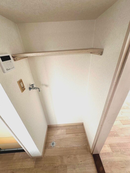 物件内観写真12　(洗濯機置場)