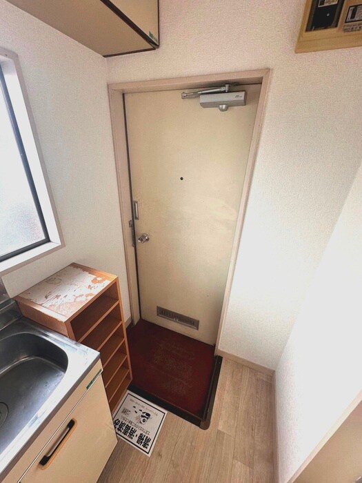 物件内観写真13　(玄関)