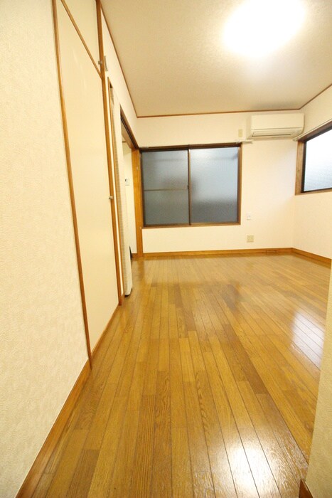 物件内観写真16　(廊下)