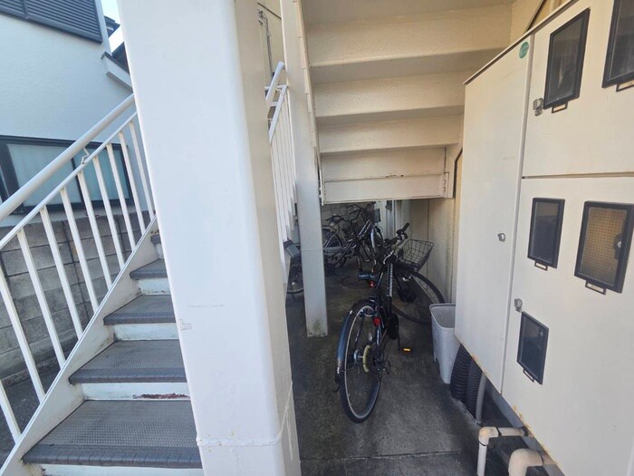 物件外観写真5　(駐輪場)