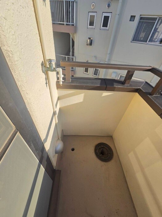 物件内観写真12　(洗濯機置場)