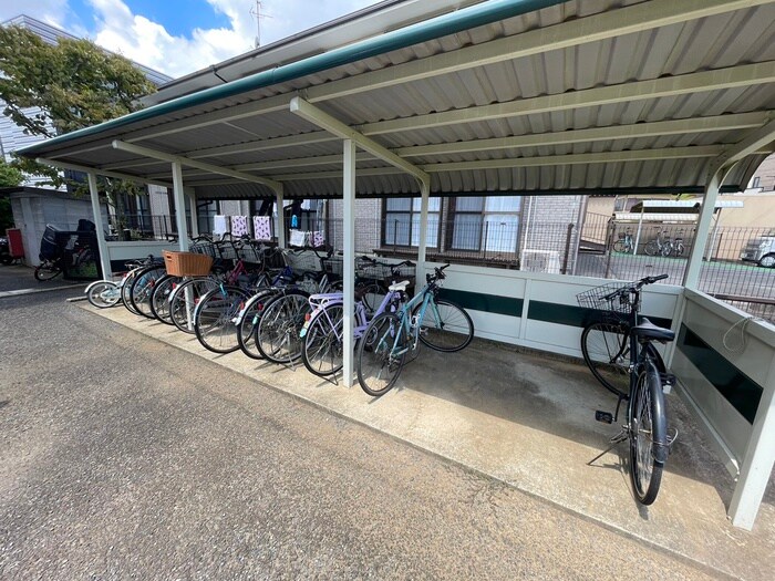 物件外観写真3　(駐輪場)