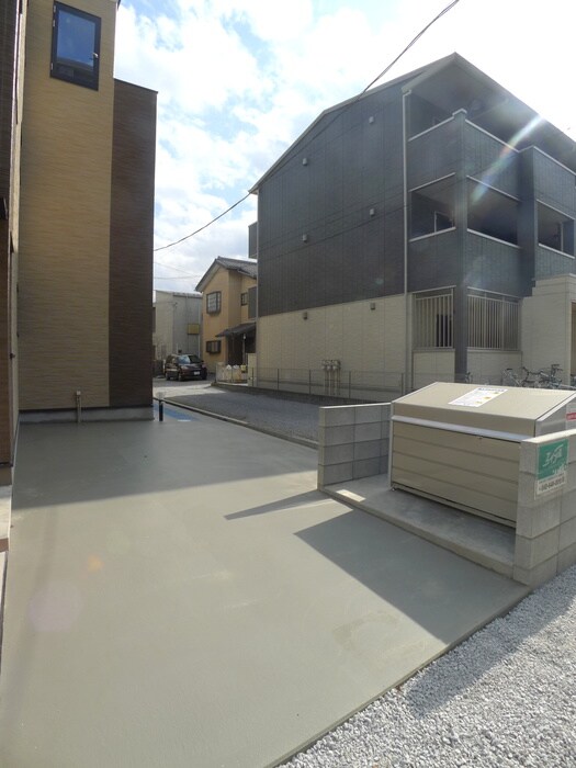 物件外観写真4　(駐輪場)